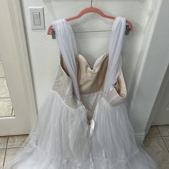 NEW White Sweetheart Lace Up Dress - Picture 14 of 17